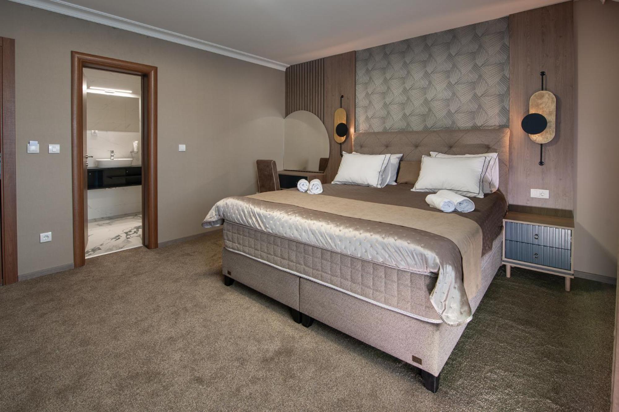Hotel Kralj Kraljevo Bilik gambar