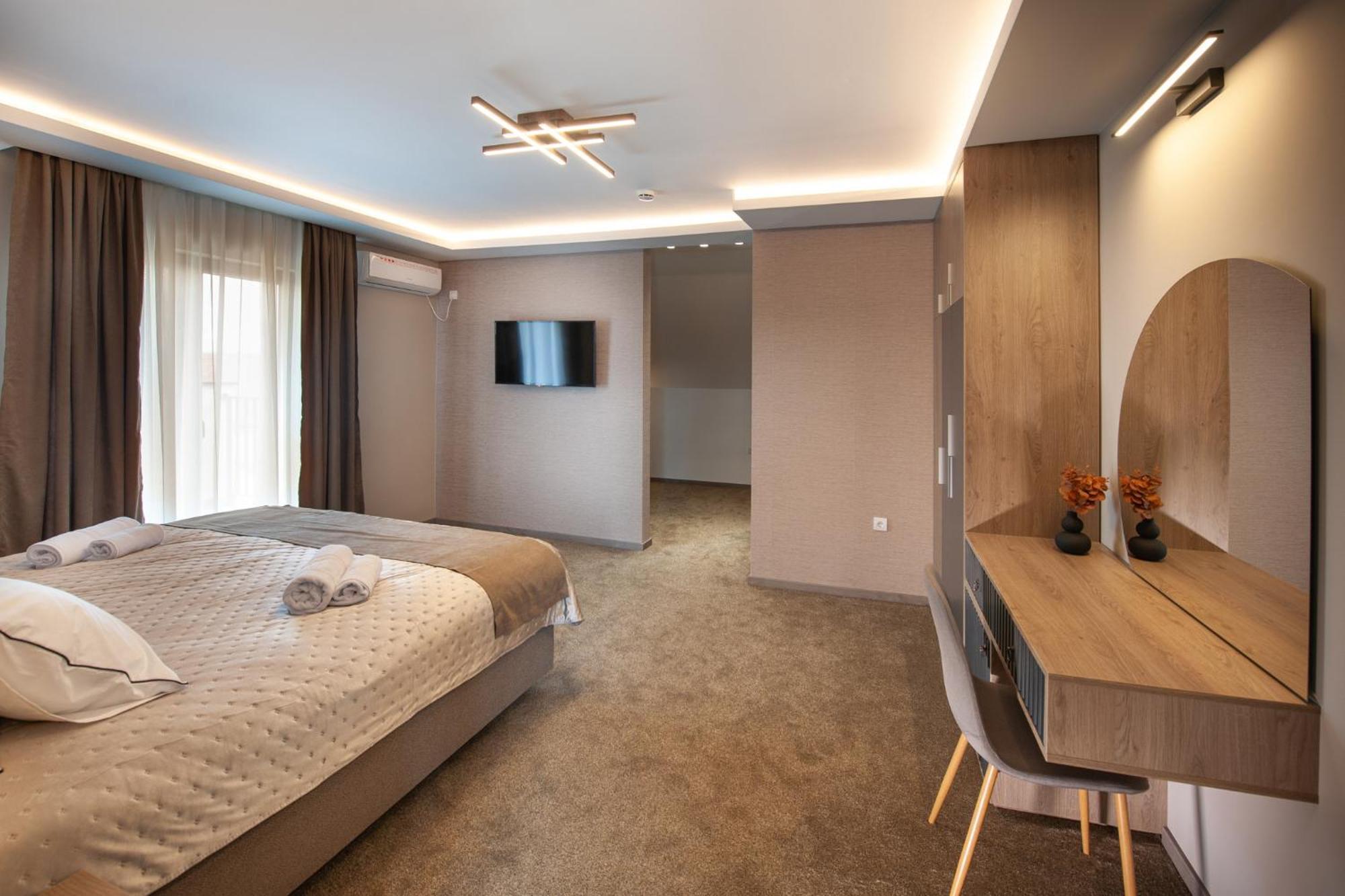 Hotel Kralj Kraljevo Bilik gambar