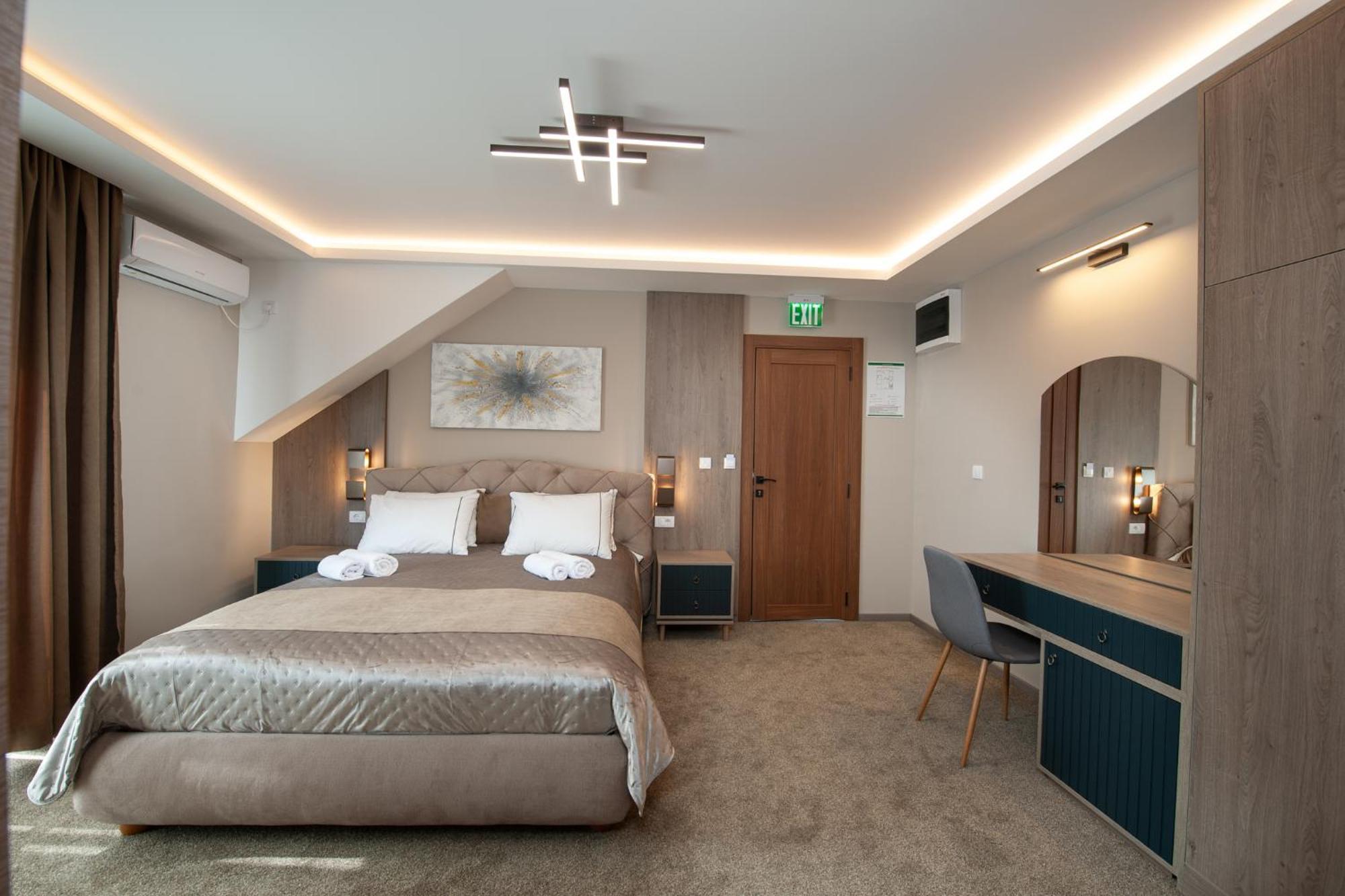 Hotel Kralj Kraljevo Bilik gambar